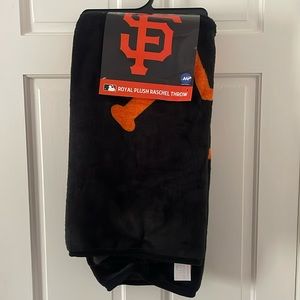 NEW - SF Giants Plush Throw Blanket